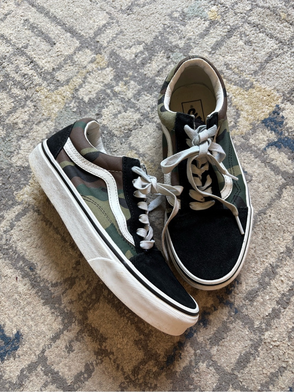 Vans Women's Old Skool Camouflage Low-Top Sneaker